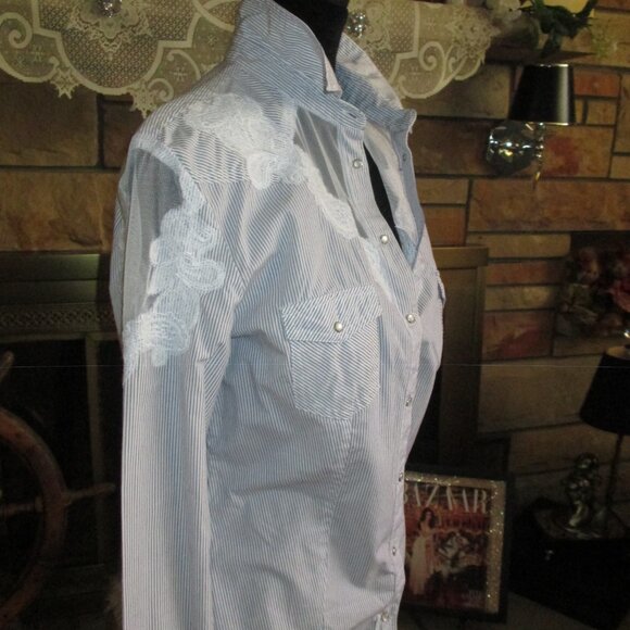 Guess Lace & Mesh Shirt - Picture 6 of 12